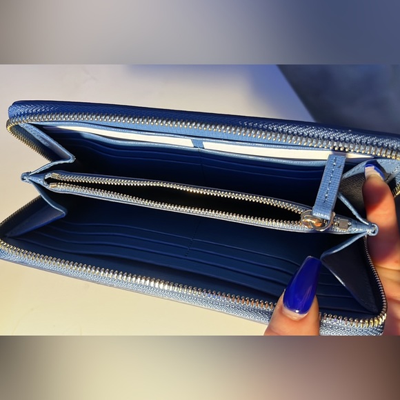 Versace “La Medusa” Wallet - Picture 2 of 4